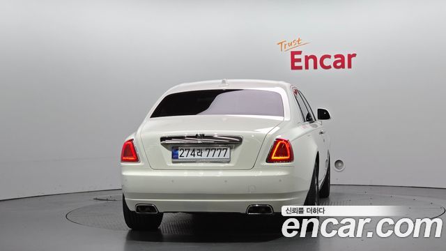 Rolls-Royce Ghost 6.6 V12 - фото 3