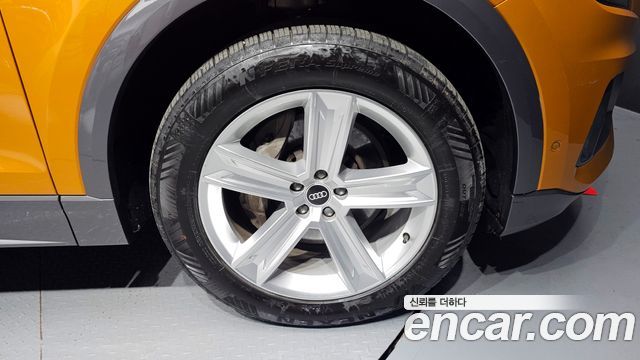 Audi Q8 45 TDI Quattro Premium - фото 4