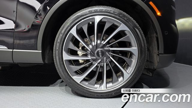 Lincoln Aviator 2-го поколения 3.0 Reserve AWD - фото 4