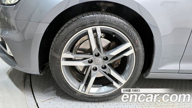 Audi A4 B9 40 TFSI Premium - фото 4