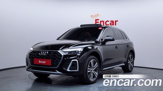 Audi Q5 FY 45 TFSI Quattro Premium - фото 0