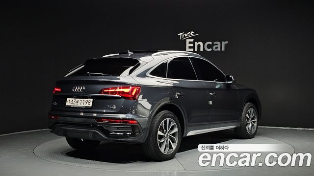Audi Q5 FY 40 TDI Quattro Sportback - фото 1