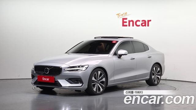 Volvo S60 3-го поколения B5 Ultimate Bright - фото 0