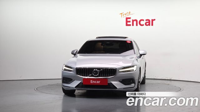 Volvo S60 3-го поколения B5 Ultimate Bright - фото 2