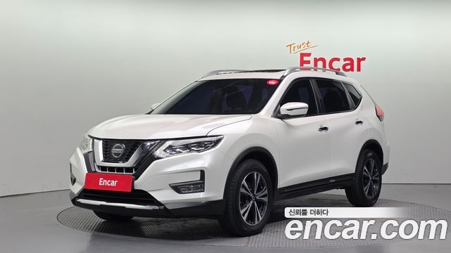 Nissan X-Trail 2.5 Smart 2WD - фото 0