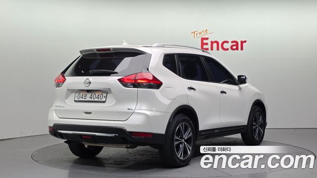 Nissan X-Trail 2.5 Smart 2WD - фото 1
