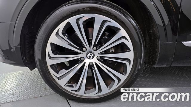 Bentley Bentayga 4.0 V8 Azure - фото 4