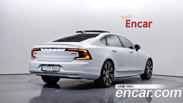 Volvo S90 B6 AWD Ultimate Bright - фото 1