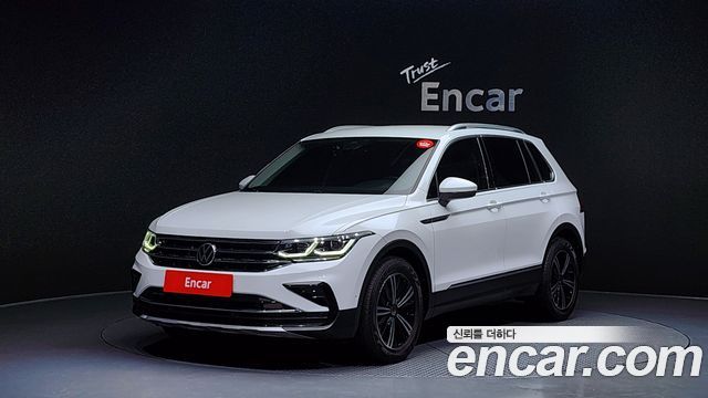 Volkswagen Tiguan 2-го поколения 2.0 TDI Premium - фото 0