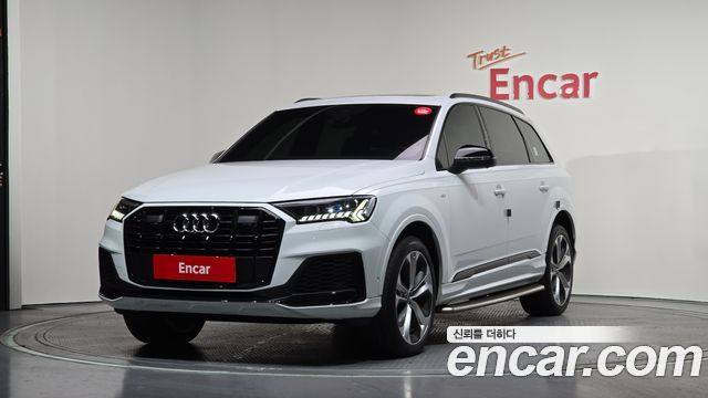 Audi Q7 55 TFSI Quattro Premium - фото 0