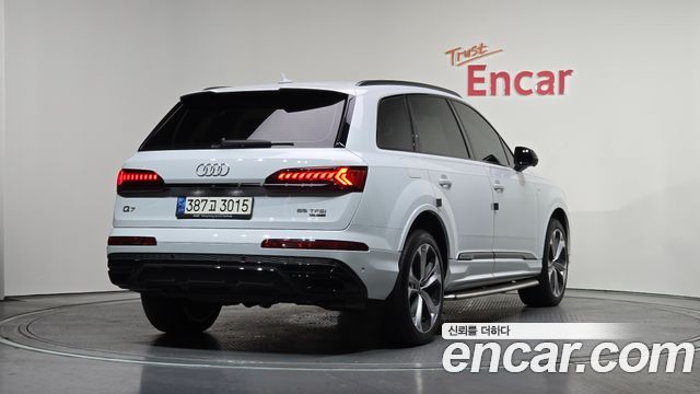 Audi Q7 55 TFSI Quattro Premium - фото 1