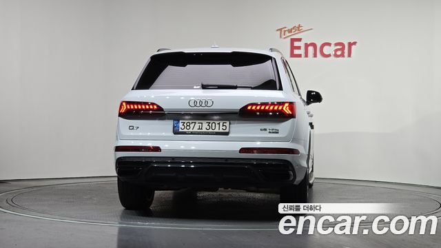 Audi Q7 55 TFSI Quattro Premium - фото 3