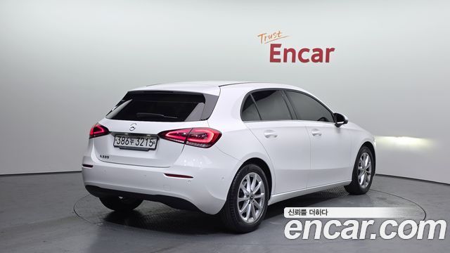 Mercedes-Benz A-Class W177 A220 Hatchback - фото 1