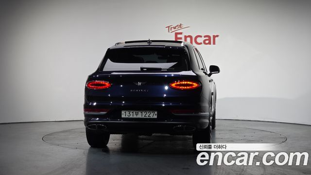 Bentley Bentayga 4.0 V8 - фото 2
