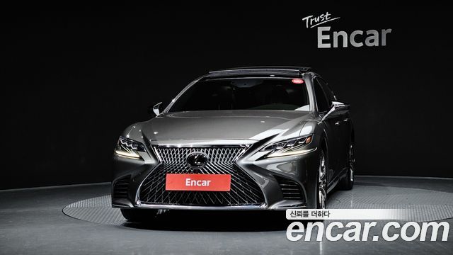 Lexus LS 500 3.5 Luxury AWD - фото 2