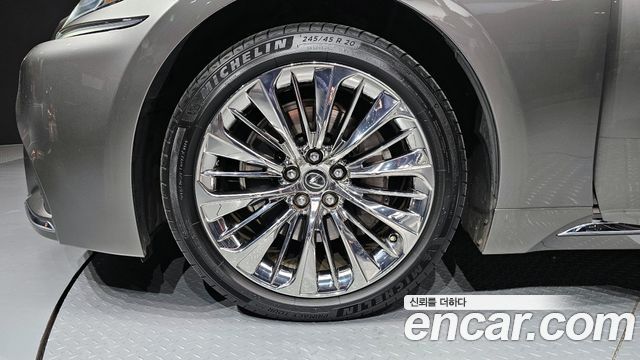Lexus LS 500 3.5 Luxury AWD - фото 4