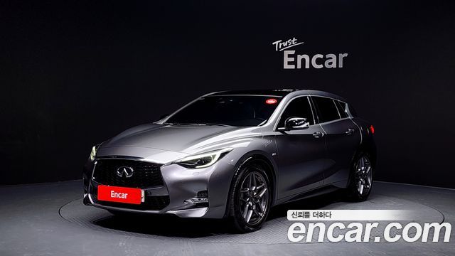 Infiniti Q30 2.0 Premium - фото 0