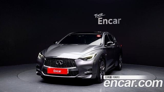 Infiniti Q30 2.0 Premium - фото 2