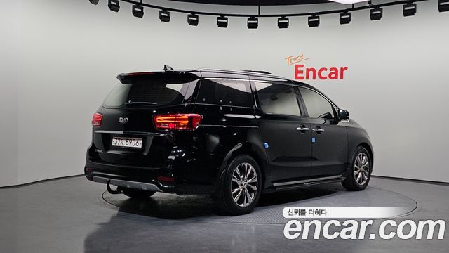Kia Carnival New 9-Seater Prstige - фото 1