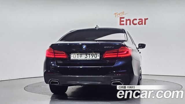 BMW 5 Series G30 520d M Sport package - фото 3