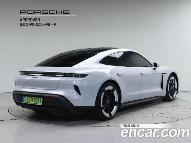 Porsche Taycan Turbo - фото 1