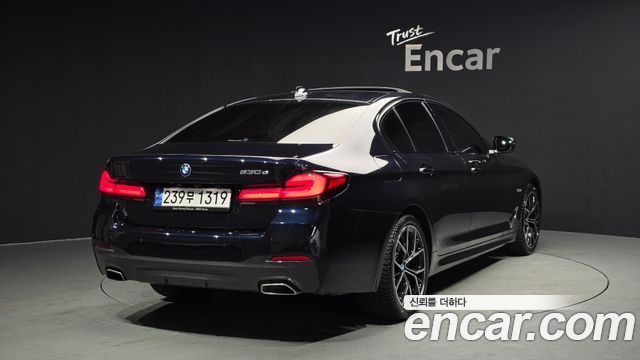 BMW 5 Series G30 530e M Sport - фото 1