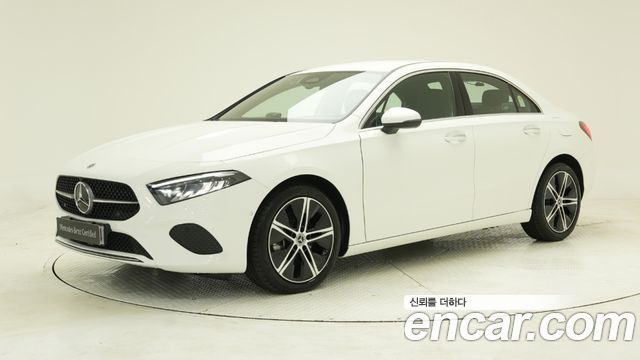 Mercedes-Benz A-Class W177 A220 Sedan - фото 0