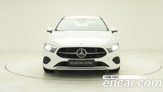 Mercedes-Benz A-Class W177 A220 Sedan - фото 2
