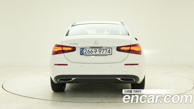 Mercedes-Benz A-Class W177 A220 Sedan - фото 3