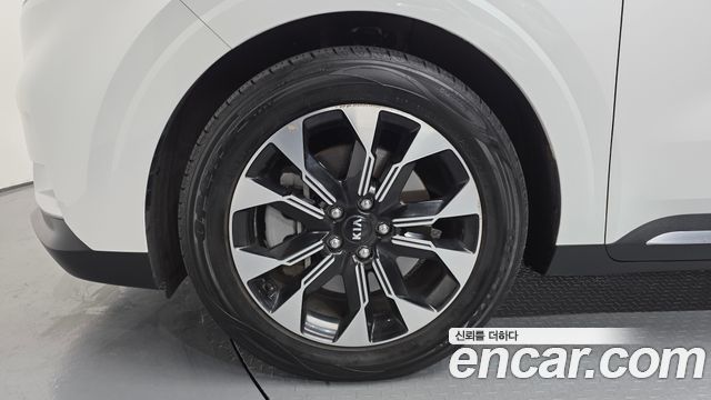 Kia Carnival 4-го поколения 7-Seater Signature - фото 4