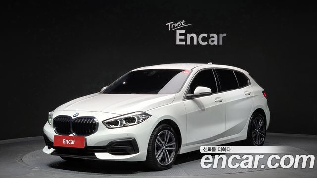 BMW 1 Series F40 120i Advantage - фото 0