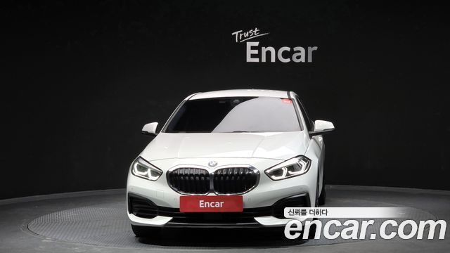 BMW 1 Series F40 120i Advantage - фото 2