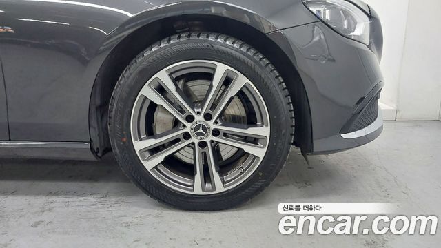 Mercedes-Benz E-Class W213 E350 4MATIC Avantgarde - фото 4