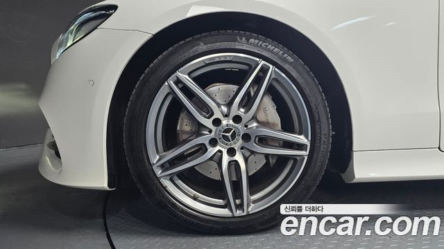 Mercedes-Benz E-Class W213 E220d Cabriolet - фото 4