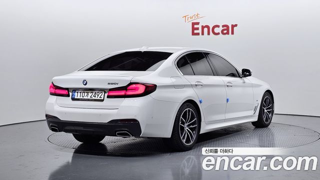 BMW 5 Series G30 520i M Sport - фото 1