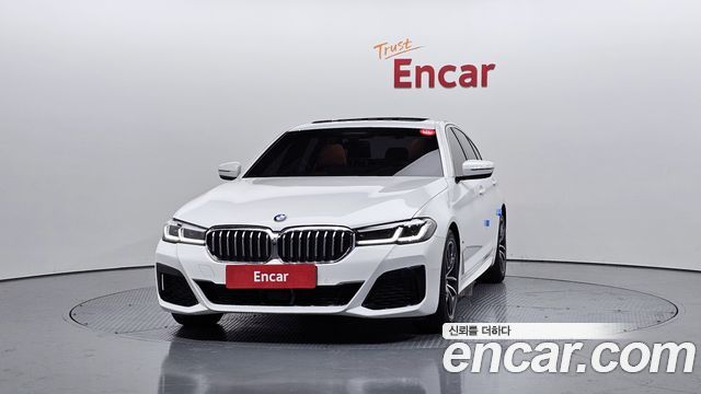 BMW 5 Series G30 520i M Sport - фото 2