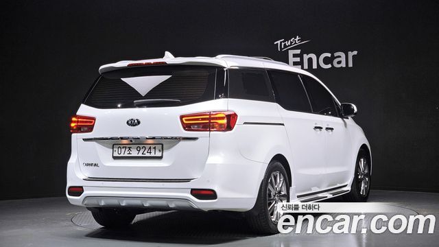 Kia Carnival New 9-Seater Noblesse Special - фото 1