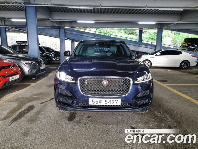 Jaguar F-PACE 20d Prestige - фото 2