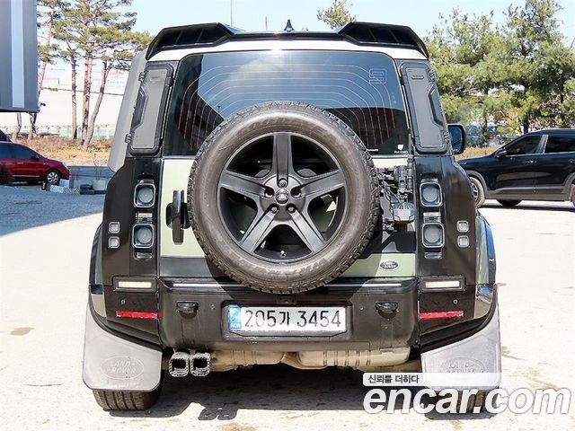 Land Rover Defender L663 90 D250 SE - фото 3