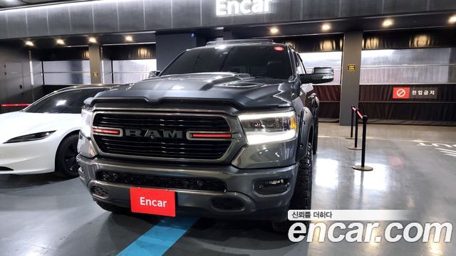 Dodge Ram Pick Up 5.7 - фото 2