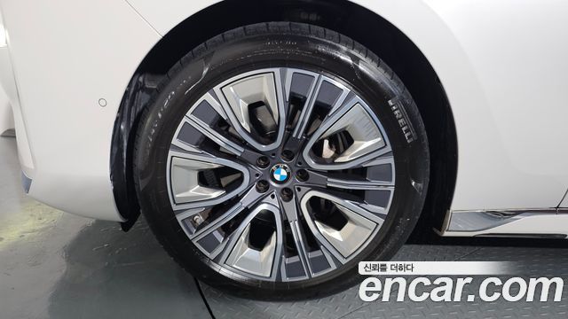BMW 7 Series G70 740d xDrive Design Pure Excellence - фото 4