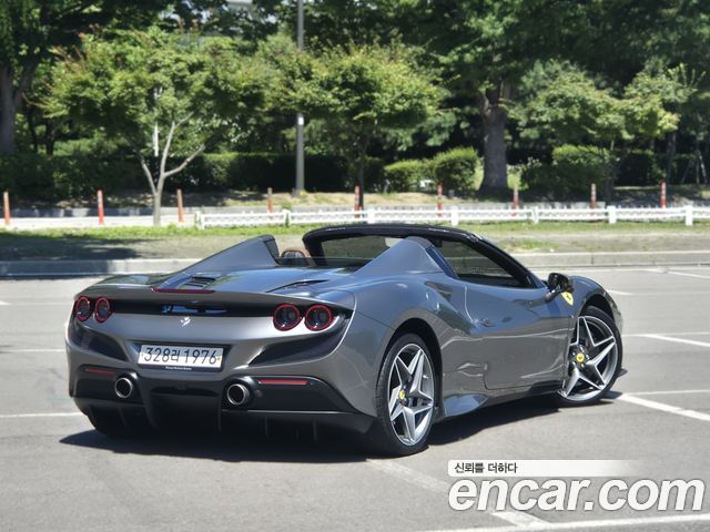 Ferrari F8 Spider 3.9 V8 - фото 1