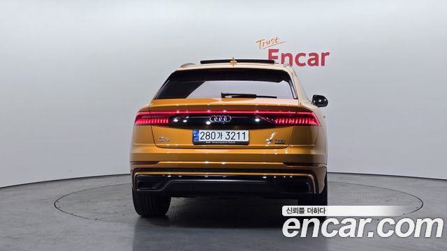 Audi Q8 55 TFSI Quattro Premium - фото 3