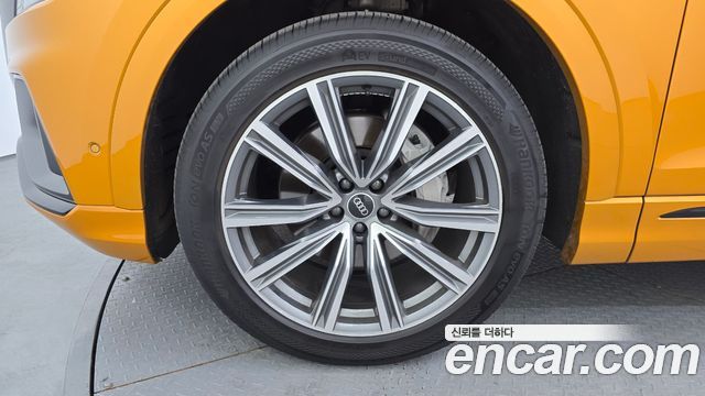 Audi Q8 55 TFSI Quattro Premium - фото 4