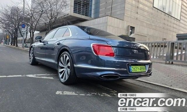 Bentley Flying Spur 3-го поколения 6.0 - фото 1
