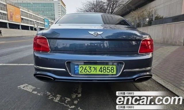 Bentley Flying Spur 3-го поколения 6.0 - фото 2