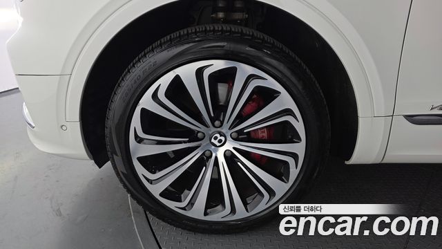 Bentley Bentayga 4.0 V8 - фото 4