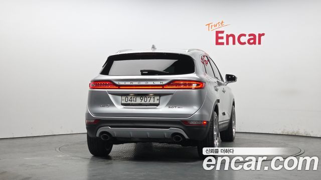 Lincoln MKC 2.0 AWD - фото 3