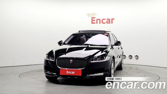 Jaguar XF X260 25t Prestige - фото 2