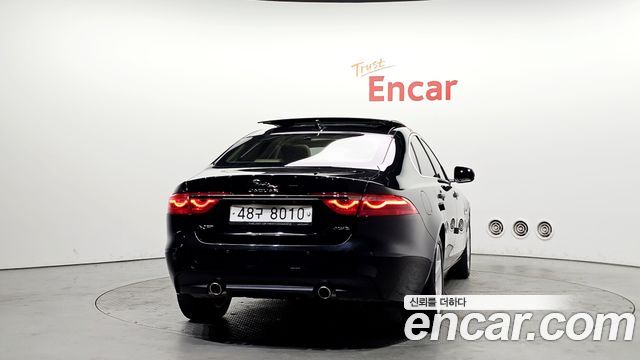 Jaguar XF X260 25t Prestige - фото 3